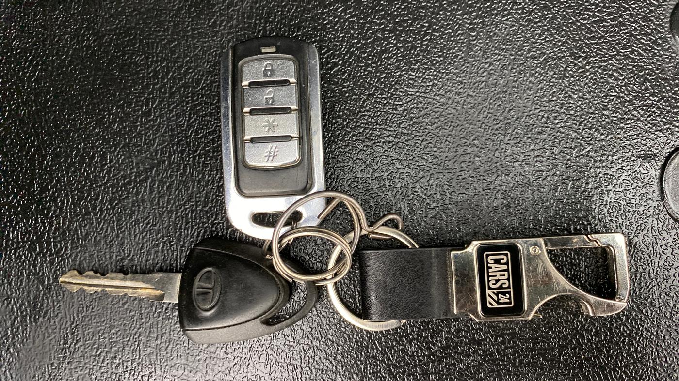 2015 Tata Nano TWIST XM, Petrol, Manual, 45,327 km, Key Close Up