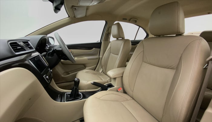 2016 Maruti Ciaz ZXI PLUS, CNG, Manual, 93,550 km, Right Side Front Door Cabin