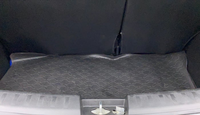 2015 Maruti Swift VXI, Petrol, Manual, 33,523 km, Boot Inside