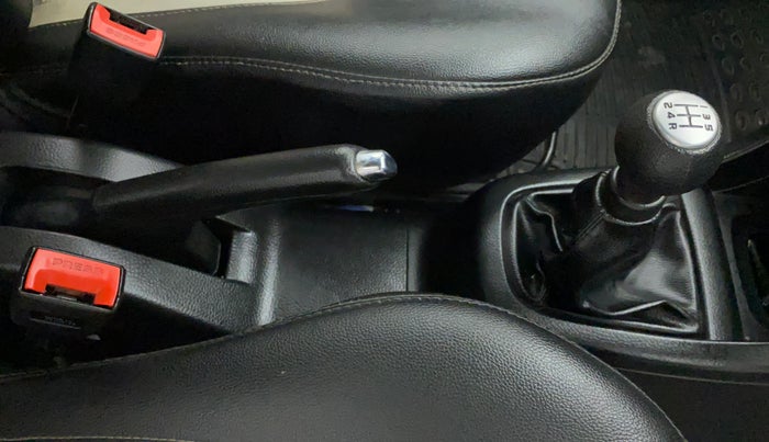 2013 Maruti Swift VXI, Petrol, Manual, 43,415 km, Gear Lever