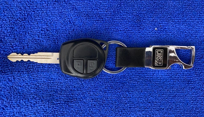 2013 Maruti Swift VXI, Petrol, Manual, 43,415 km, Key Close Up