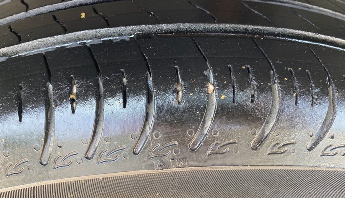 2013 Maruti Swift VDI, Diesel, Manual, 87,232 km, Left Rear Tyre Tread