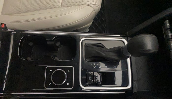 2023 Mahindra XUV700 AX 7 LUXURY D AWD AT 7 STR, Diesel, Automatic, 76,365 km, Gear Lever