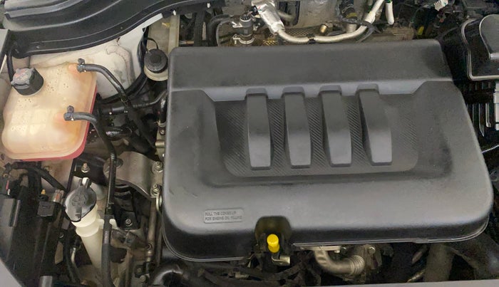 2023 Mahindra XUV700 AX 7 LUXURY D AWD AT 7 STR, Diesel, Automatic, 76,365 km, Engine View - Right