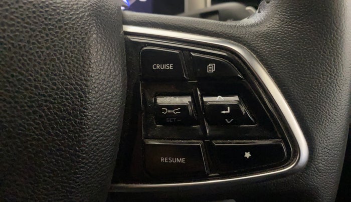 2023 Mahindra XUV700 AX 7 LUXURY D AWD AT 7 STR, Diesel, Automatic, 76,365 km, Adaptive Cruise Control