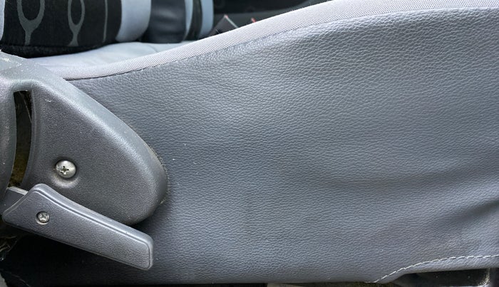 2015 Maruti Alto 800 LXI, Petrol, Manual, 42,501 km, Driver Side Adjustment Panel