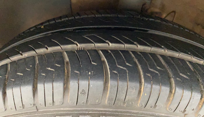 2018 Hyundai Verna 1.4 EX PETROL, Petrol, Manual, 70,838 km, Left Front Tyre Tread