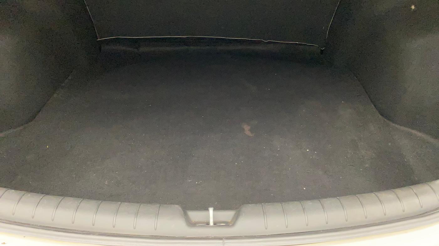 2018 Hyundai Verna 1.4 EX PETROL, Petrol, Manual, 70,838 km, Boot Inside