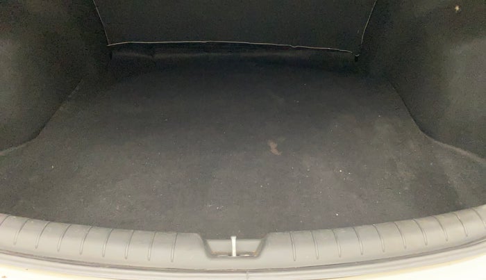 2018 Hyundai Verna 1.4 EX PETROL, Petrol, Manual, 70,838 km, Boot Inside