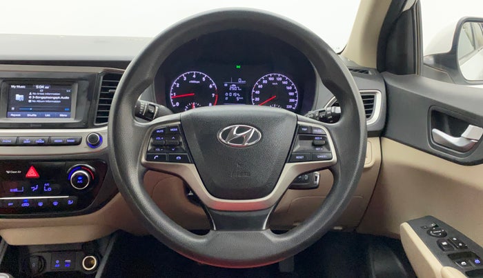2018 Hyundai Verna 1.4 EX PETROL, Petrol, Manual, 70,838 km, Steering Wheel Close Up