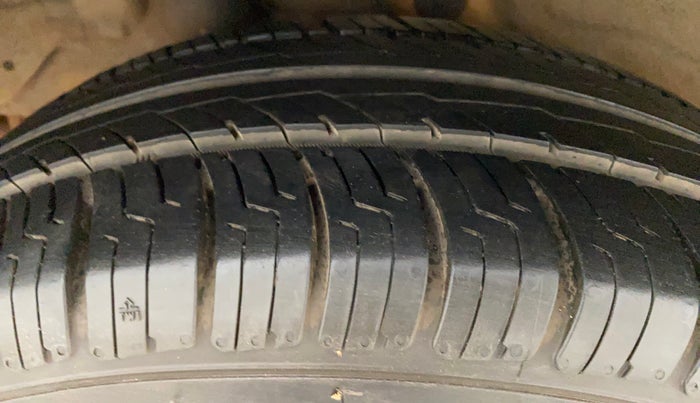 2018 Hyundai Verna 1.4 EX PETROL, Petrol, Manual, 70,838 km, Right Rear Tyre Tread