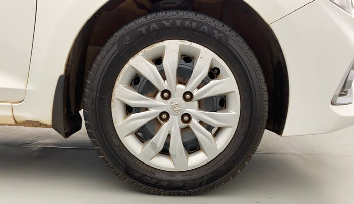 2018 Hyundai Verna 1.4 EX PETROL, Petrol, Manual, 70,838 km, Right Front Wheel