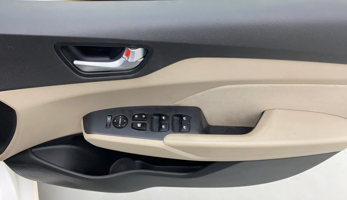 2018 Hyundai Verna 1.4 EX PETROL, Petrol, Manual, 70,838 km, Driver Side Door Panels Control