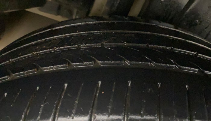 2021 Maruti Ciaz ALPHA  AT 1.5 SHVS PETROL, Petrol, Automatic, 80,048 km, Right Rear Tyre Tread