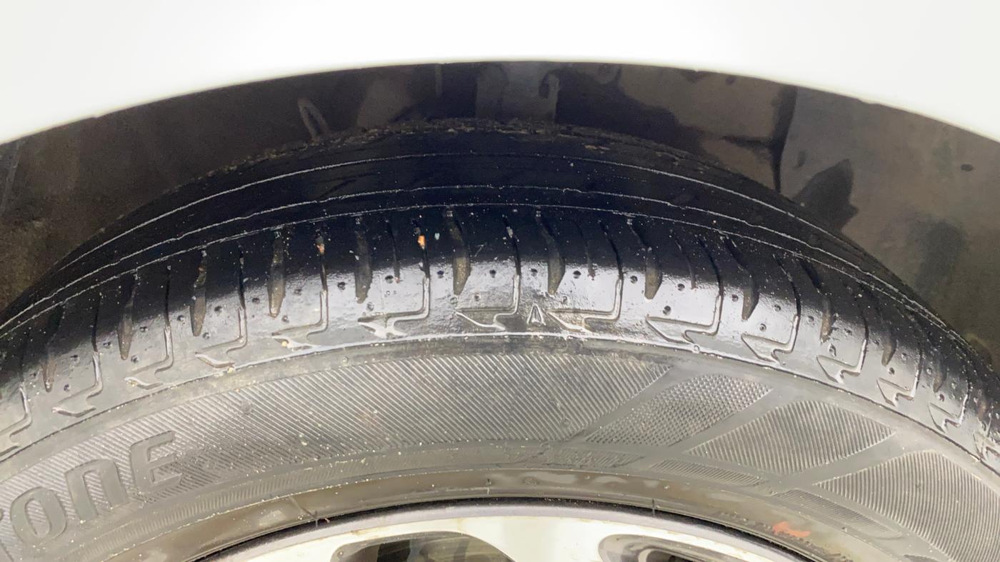 2021 Hyundai AURA SX 1.2, Petrol, Manual, 74,307 km, Right Front Tyre Tread