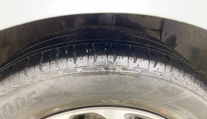 2021 Hyundai AURA SX 1.2, Petrol, Manual, 74,307 km, Right Front Tyre Tread