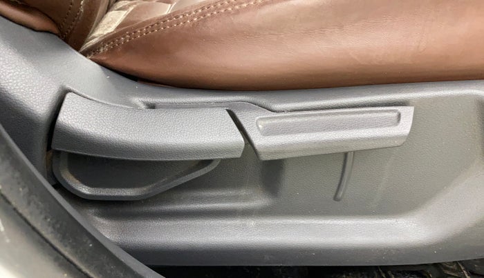 2021 Hyundai AURA SX 1.2, Petrol, Manual, 74,307 km, Driver Side Adjustment Panel