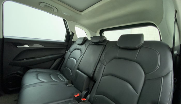 2019 MG HECTOR SHARP DCT PETROL, Petrol, Automatic, 40,413 km, Right Side Rear Door Cabin