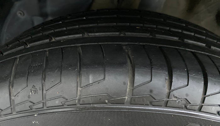 2019 MG HECTOR SHARP DCT PETROL, Petrol, Automatic, 40,413 km, Left Front Tyre Tread