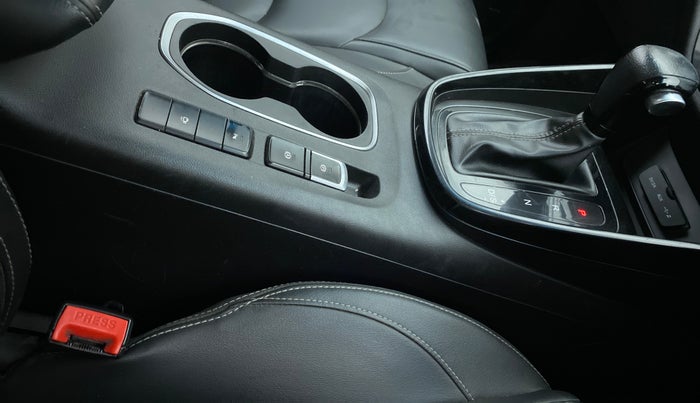 2019 MG HECTOR SHARP DCT PETROL, Petrol, Automatic, 40,413 km, Gear Lever