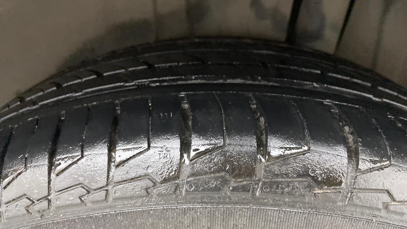 2020 Maruti S Cross ALPHA AT1.5, Petrol, Automatic, 27,653 km, Left Rear Tyre Tread