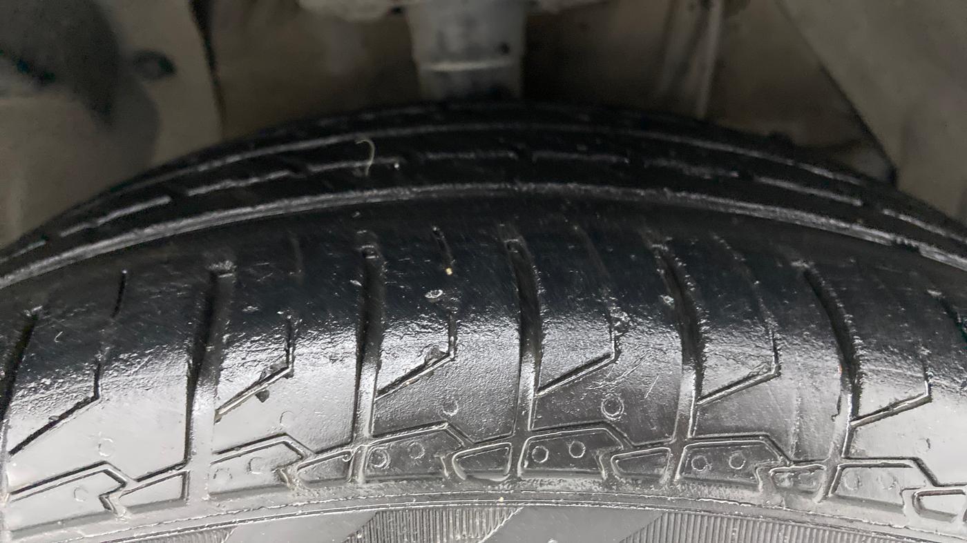 2020 Maruti S Cross ALPHA AT1.5, Petrol, Automatic, 27,653 km, Right Front Tyre Tread