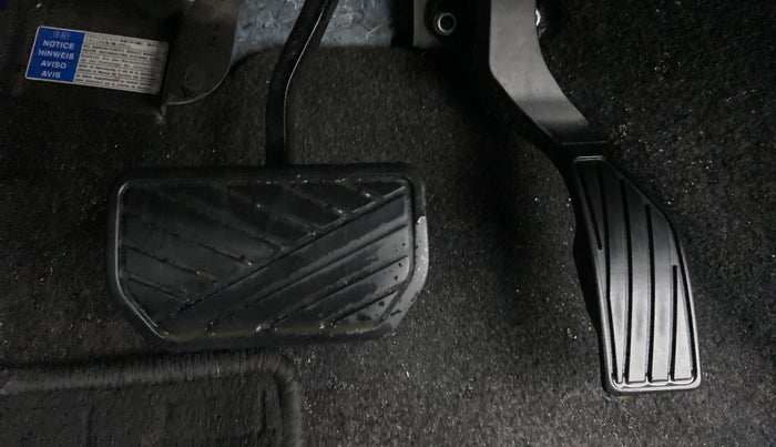 2020 Maruti S Cross ALPHA AT1.5, Petrol, Automatic, 27,653 km, Pedals