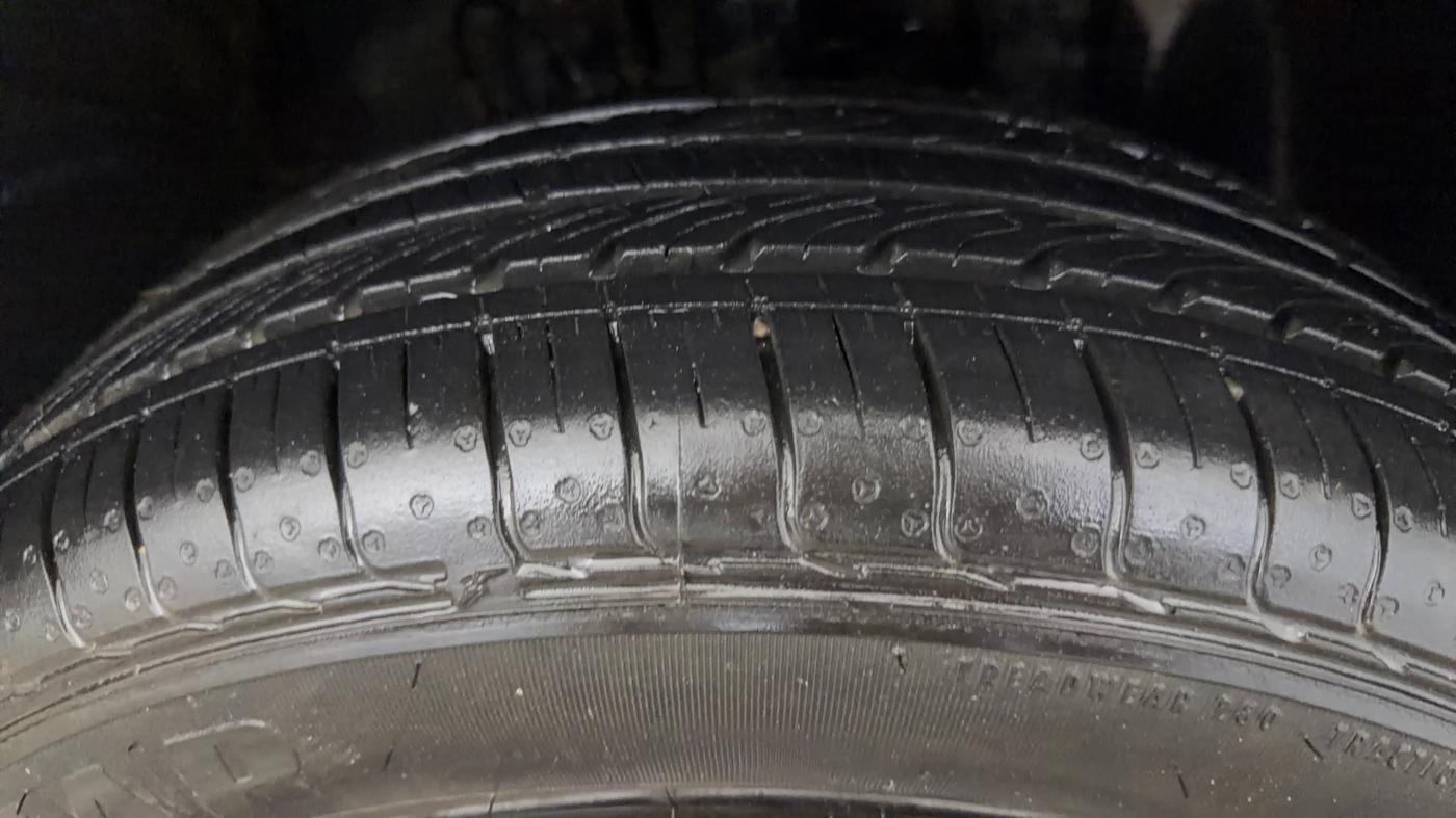 2022 Hyundai VENUE S 1.2, Petrol, Manual, 73,770 km, Right Front Tyre Tread