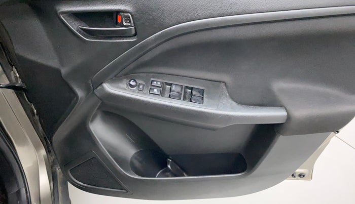 2023 Maruti BREZZA VXI SMART HYBRID, Petrol, Manual, 5,429 km, Driver Side Door Panels Control