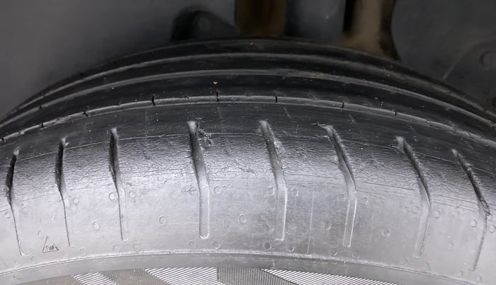 2020 Hyundai Creta 1.5 EX Petrol MT, Petrol, Manual, 33,643 km, Left Rear Tyre Tread