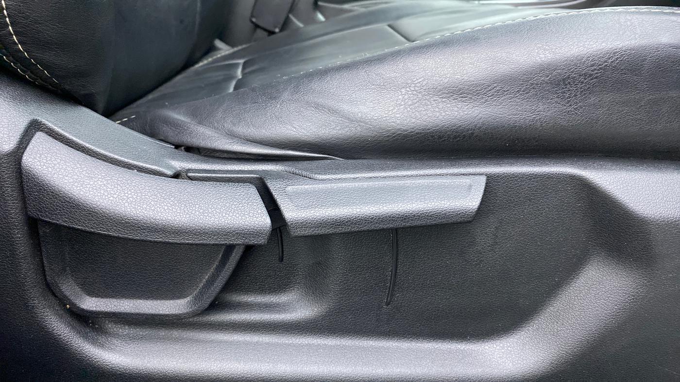2020 Hyundai Creta 1.5 EX Petrol MT, Petrol, Manual, 33,643 km, Driver Side Adjustment Panel