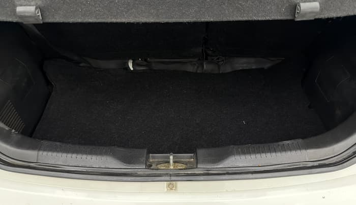 2023 Maruti IGNIS ZETA 1.2, Petrol, Manual, 46,090 km, Boot Inside
