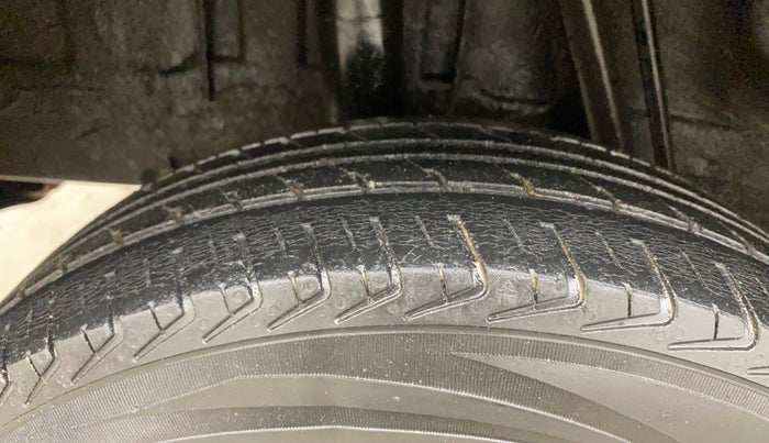 2019 Renault Kwid RXL, Petrol, Manual, 63,593 km, Right Rear Tyre Tread