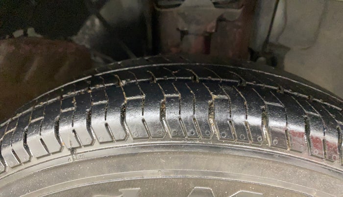 2019 Renault Kwid RXL, Petrol, Manual, 63,593 km, Right Front Tyre Tread