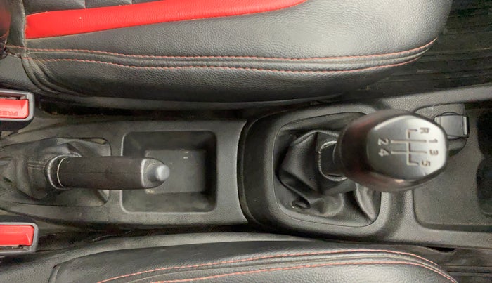 2019 Renault Kwid RXL, Petrol, Manual, 63,593 km, Gear Lever