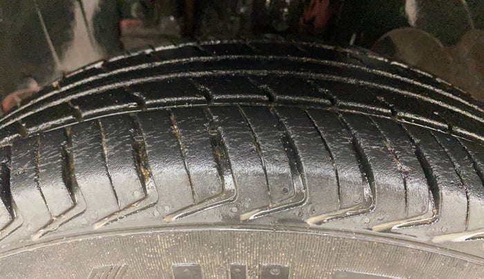 2019 Renault Kwid RXL, Petrol, Manual, 63,593 km, Left Front Tyre Tread