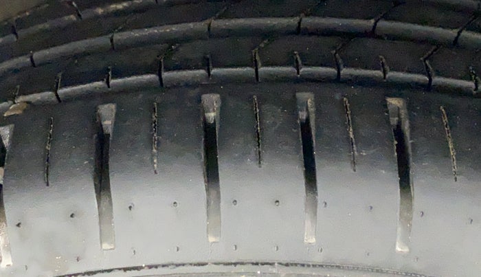 2019 Maruti Baleno ZETA PETROL 1.2, Petrol, Manual, 47,644 km, Left Front Tyre Tread
