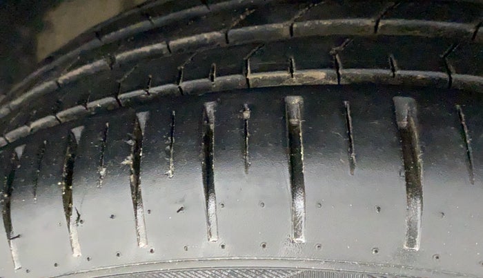 2019 Maruti Baleno ZETA PETROL 1.2, Petrol, Manual, 47,644 km, Right Front Tyre Tread