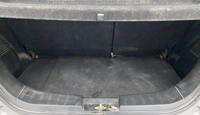 2013 Maruti Wagon R 1.0 VXI, Petrol, Manual, 62,153 km, Boot Inside