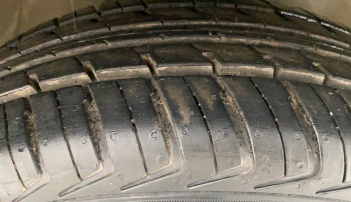 2017 Maruti Alto K10 VXI (O) AMT, Petrol, Automatic, 46,360 km, Right Front Tyre Tread