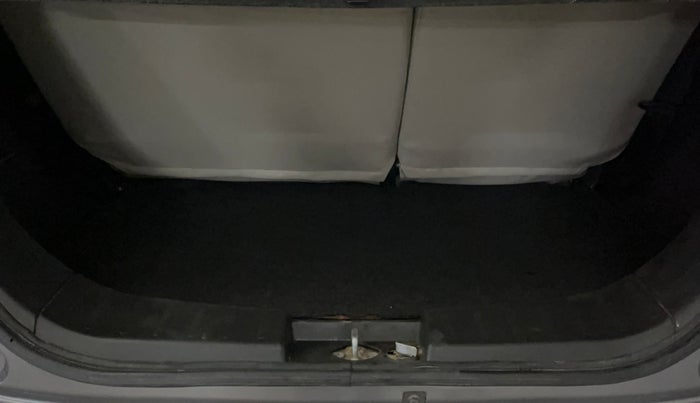 2017 Maruti Wagon R 1.0 VXI, Petrol, Manual, 31,953 km, Boot Inside
