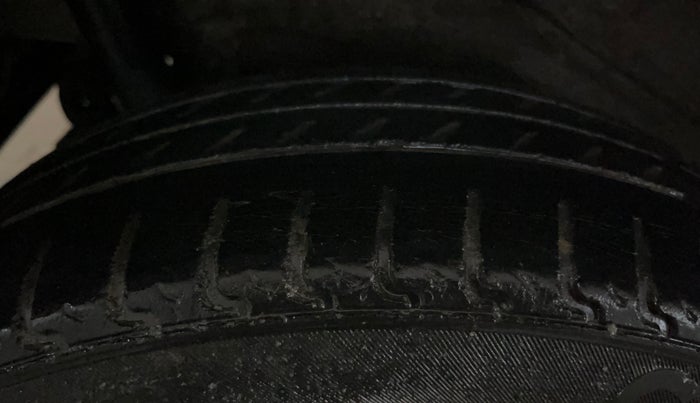 2017 Maruti Wagon R 1.0 VXI, Petrol, Manual, 31,953 km, Right Rear Tyre Tread