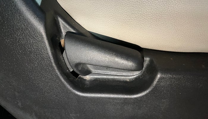 2017 Maruti Wagon R 1.0 VXI, Petrol, Manual, 31,953 km, Driver Side Adjustment Panel