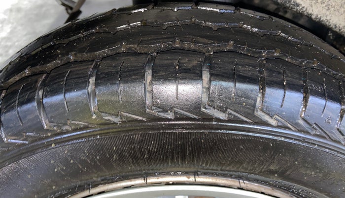 2021 Maruti Eeco 5 STR WITH A/C+HTR, CNG, Manual, 59,468 km, Right Rear Tyre Tread