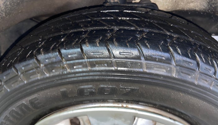 2021 Maruti Eeco 5 STR WITH A/C+HTR, CNG, Manual, 59,468 km, Right Front Tyre Tread