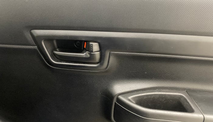 2019 Maruti S PRESSO VXI PLUS AMT, Petrol, Automatic, 22,678 km, Driver Side Door Panels Control