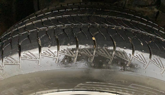 2024 Maruti Grand Vitara DELTA SMART HYBRID, Petrol, Manual, 34,226 km, Right Front Tyre Tread