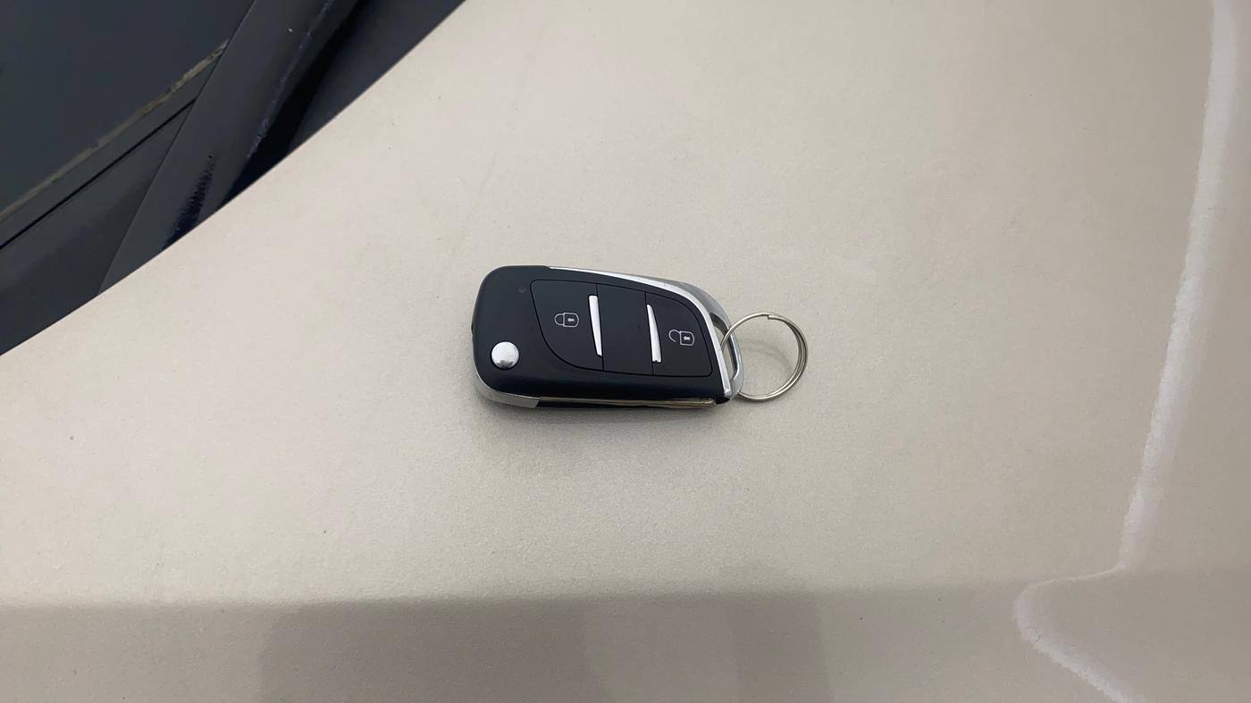 2021 Hyundai NEW SANTRO ASTA AMT, Petrol, Automatic, 21,067 km, Key Close Up