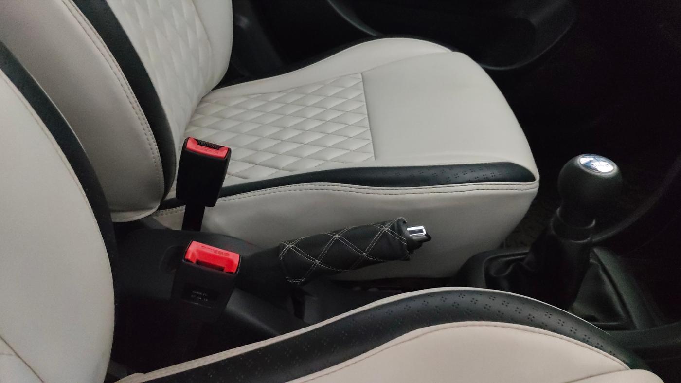 2015 Maruti Swift VXI, Petrol, Manual, 57,785 km, Gear Lever