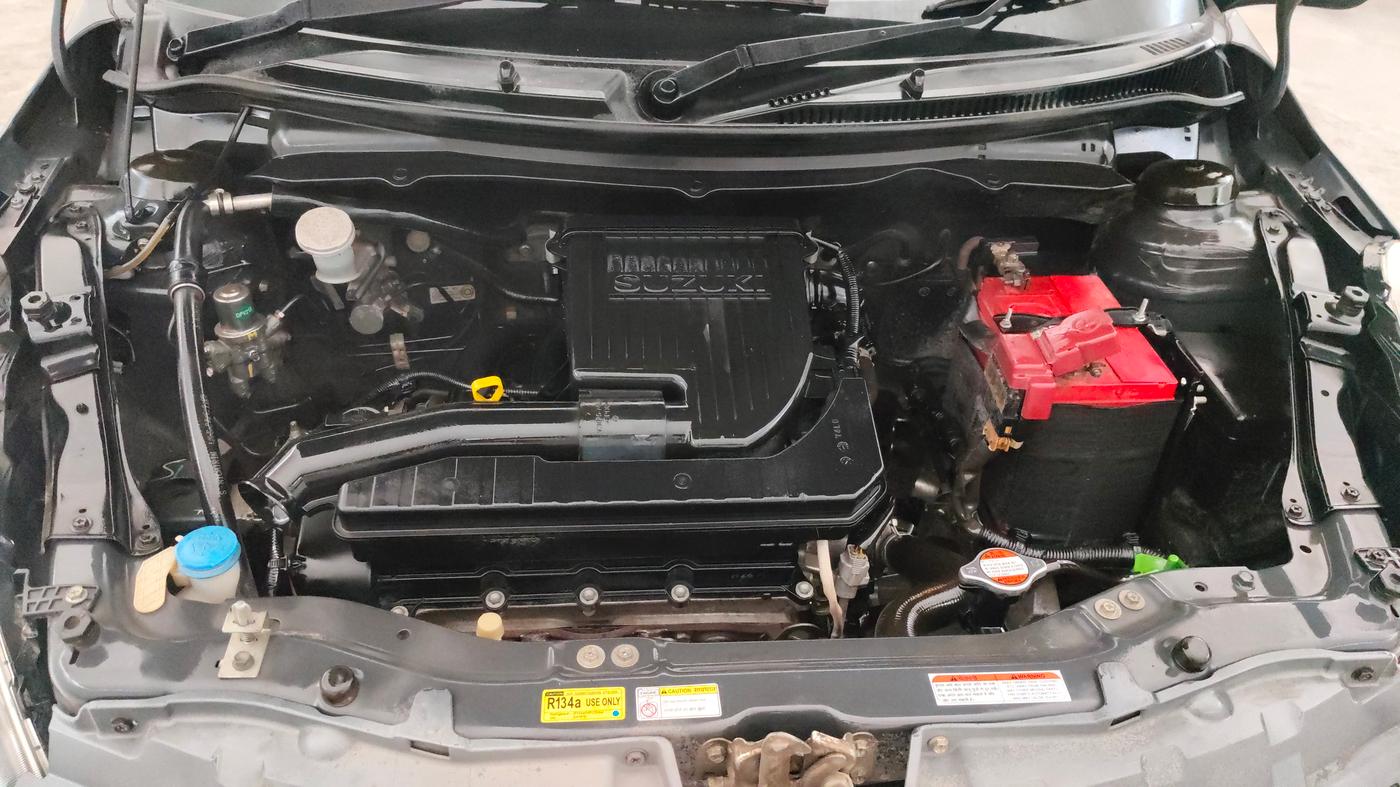 2015 Maruti Swift VXI, Petrol, Manual, 57,785 km, Engine View